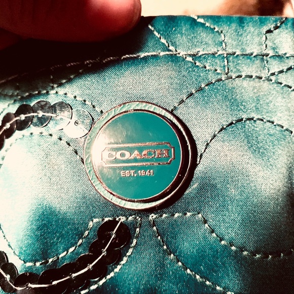 Purses - Picture 3 of 6